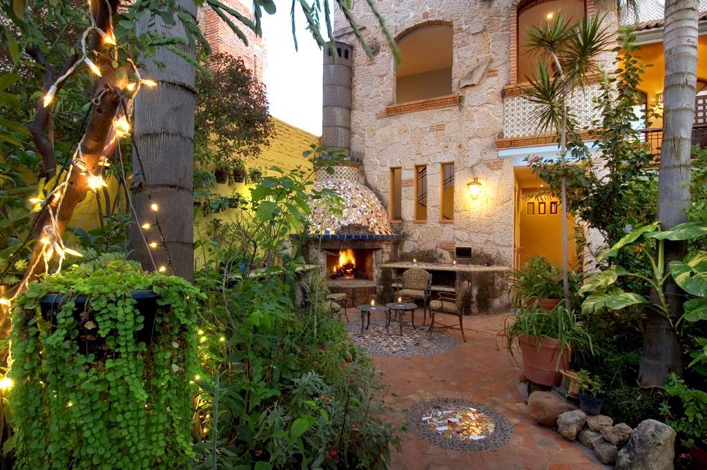 Casa De Las Flores Bed and Breakfast Tlaquepaque Exterior foto